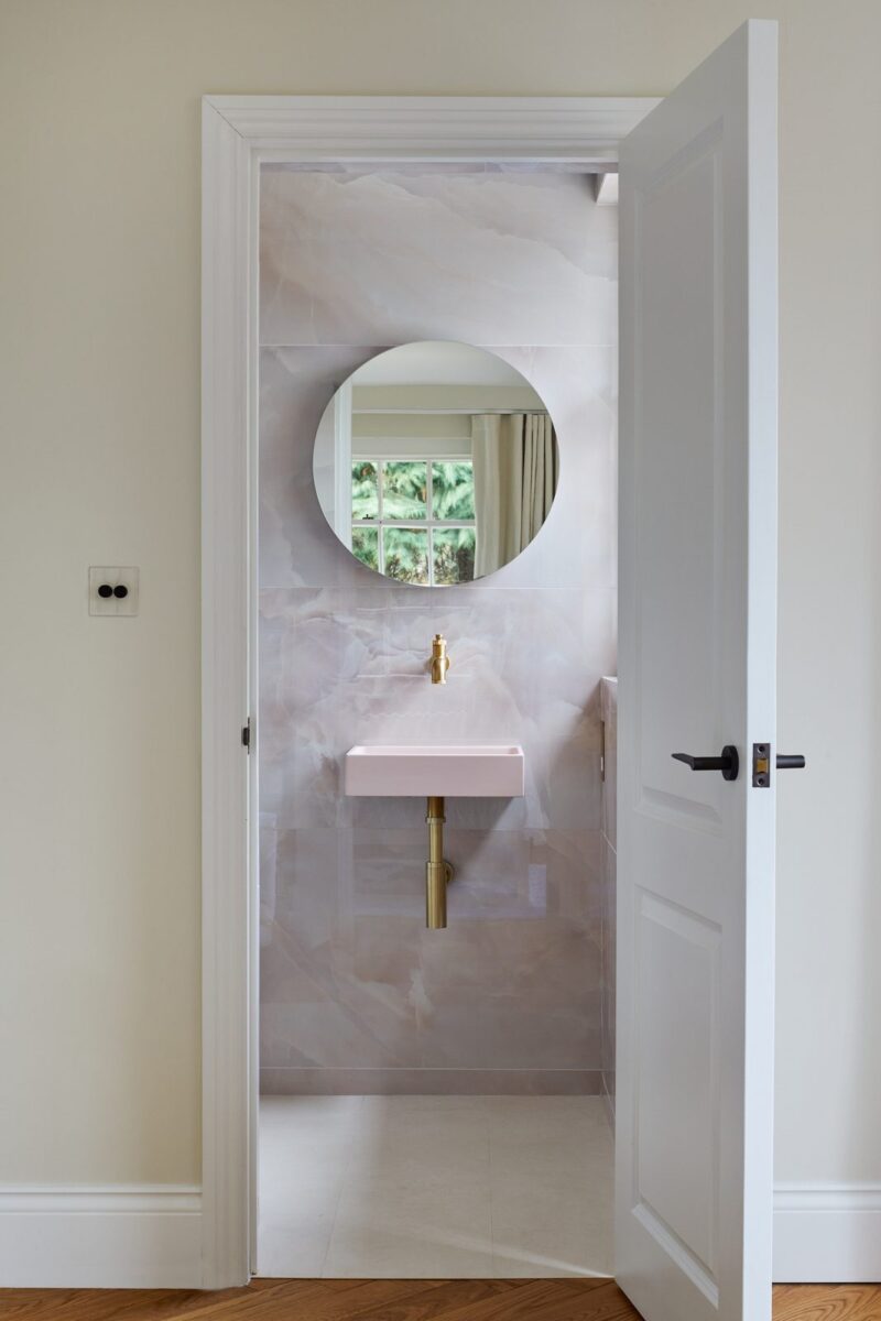 Onyx bathroom - Bathrooms